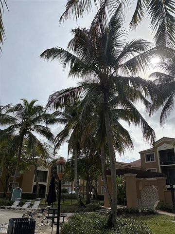 8030 N Nob Hill Road 105, Tamarac, FL 33321