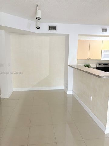 8030 N Nob Hill Road 105, Tamarac, FL 33321