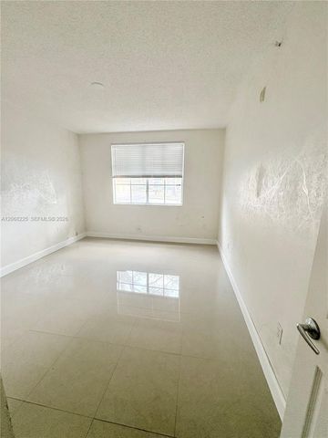 8030 N Nob Hill Road 105, Tamarac, FL 33321