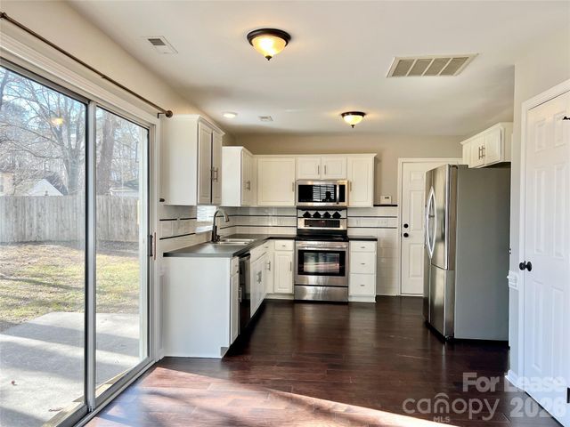 4010 Suttle Place, Matthews, NC 28104