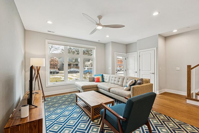 1120 Pitner Avenue, Evanston, IL 60202