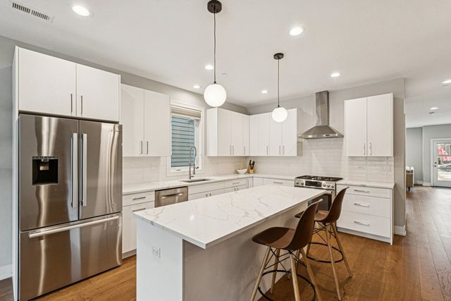 1120 Pitner Avenue, Evanston, IL 60202