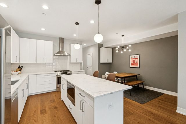 1120 Pitner Avenue, Evanston, IL 60202