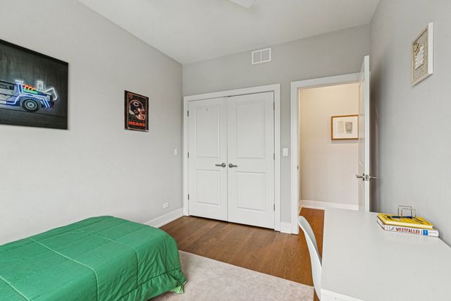 1120 Pitner Avenue, Evanston, IL 60202