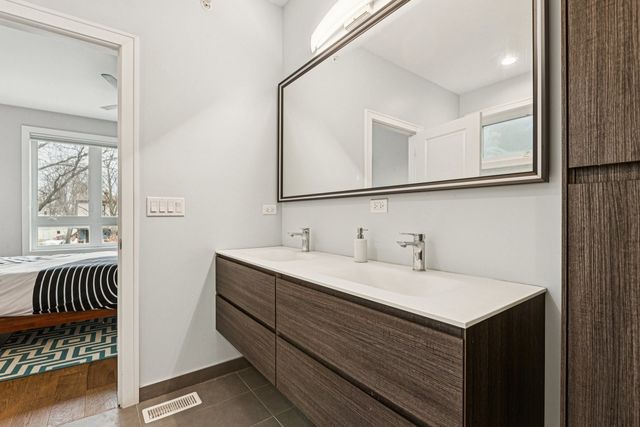 1120 Pitner Avenue, Evanston, IL 60202