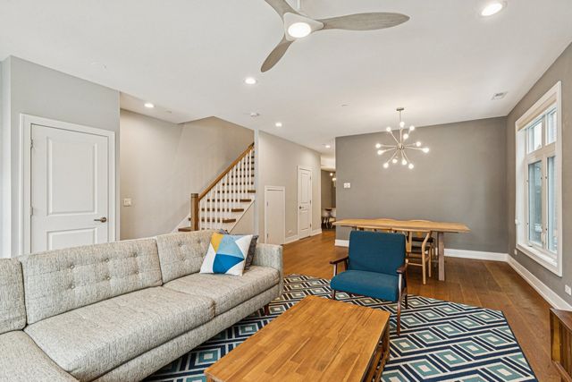 1120 Pitner Avenue, Evanston, IL 60202