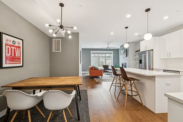 1120 Pitner Avenue, Evanston, IL 60202