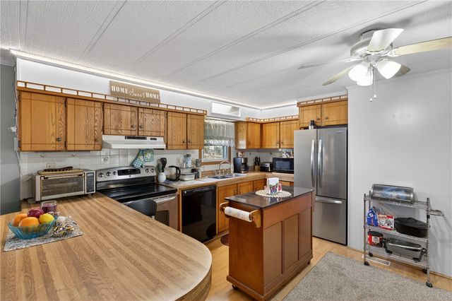 45 Sherwood Valley Lane, Coventry, RI 02816