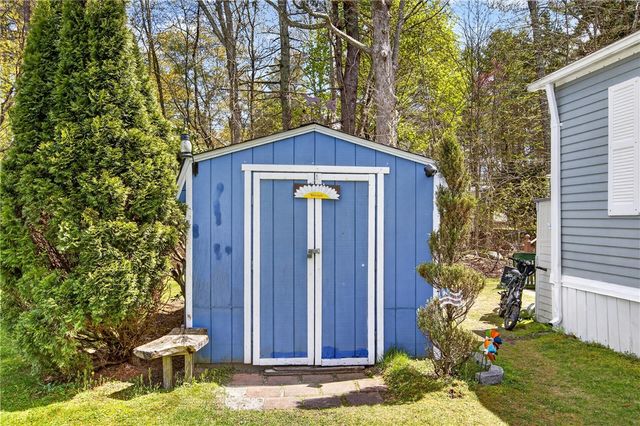 45 Sherwood Valley Lane, Coventry, RI 02816