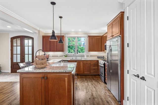 4189 Belmont Park Ter, Nashville, TN 37215