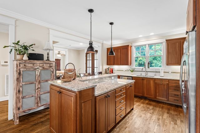 4189 Belmont Park Ter, Nashville, TN 37215