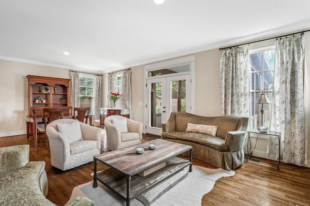 4189 Belmont Park Ter, Nashville, TN 37215