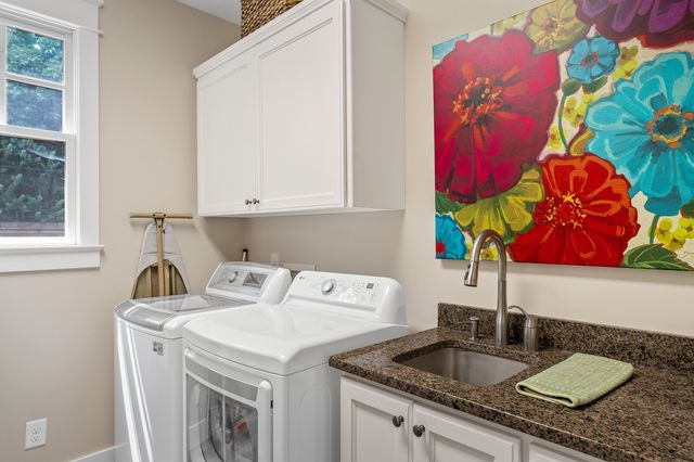 4189 Belmont Park Ter, Nashville, TN 37215