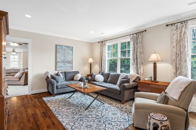 4189 Belmont Park Ter, Nashville, TN 37215