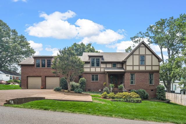 4189 Belmont Park Ter, Nashville, TN 37215