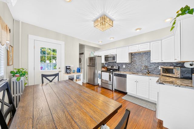 542 Shirley St, Winthrop, MA 02152