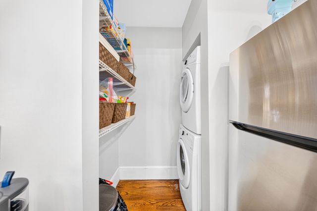 542 Shirley St, Winthrop, MA 02152