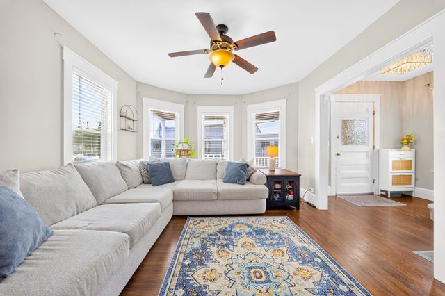 542 Shirley St, Winthrop, MA 02152