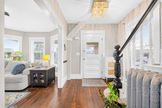 542 Shirley St, Winthrop, MA 02152