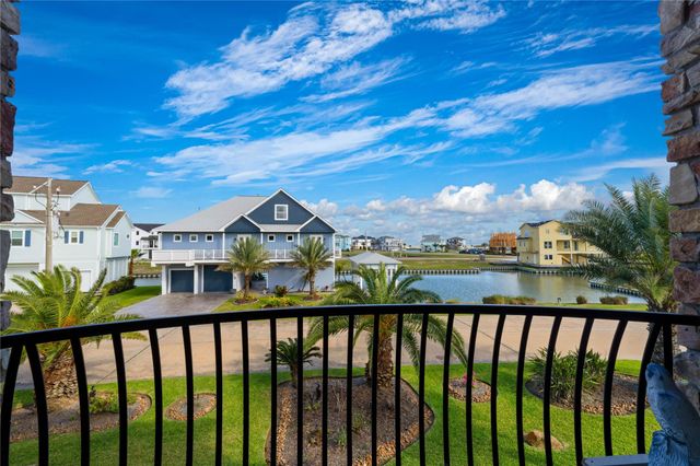 8 Loggerhead, Hitchcock, TX 77563