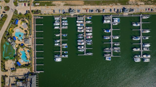 8 Loggerhead, Hitchcock, TX 77563