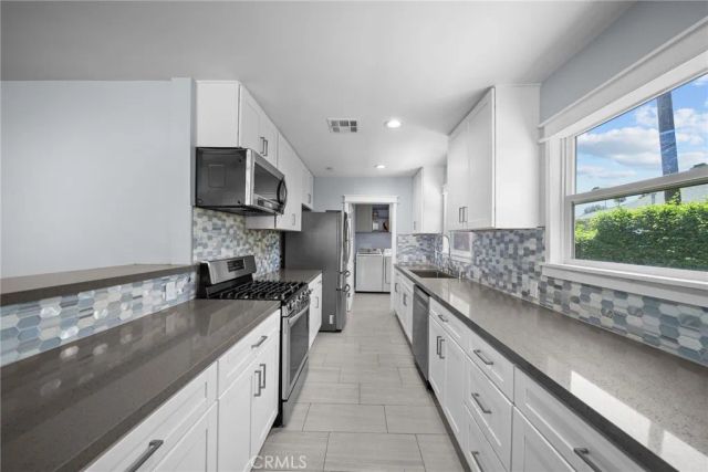8033 Darby Avenue, Reseda, CA 91335