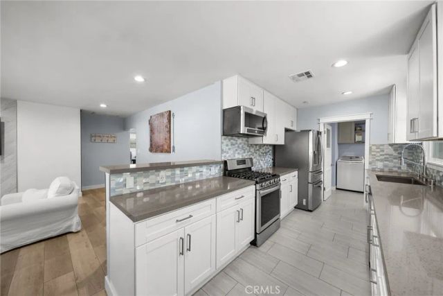 8033 Darby Avenue, Reseda, CA 91335
