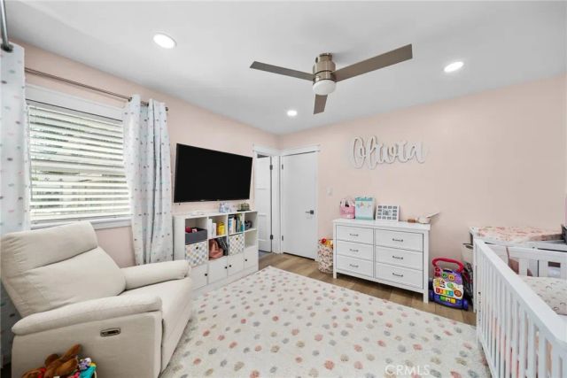 8033 Darby Avenue, Reseda, CA 91335