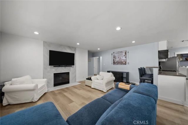 8033 Darby Avenue, Reseda, CA 91335