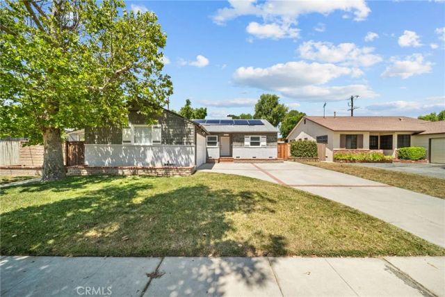 8033 Darby Avenue, Reseda, CA 91335