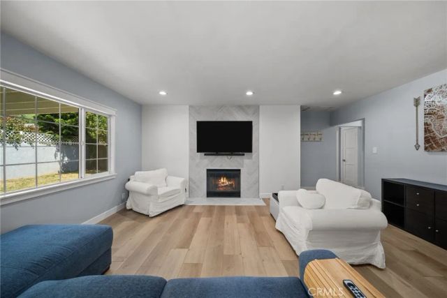 8033 Darby Avenue, Reseda, CA 91335