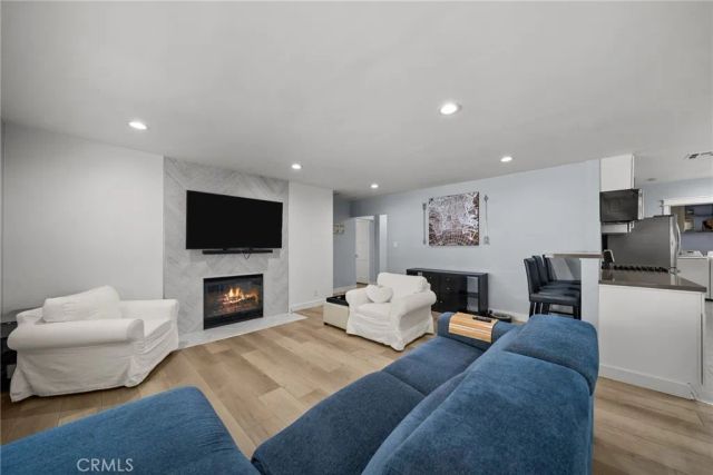 8033 Darby Avenue, Reseda, CA 91335
