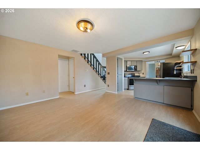 21455 Sw LOIS St, Beaverton, OR 97003