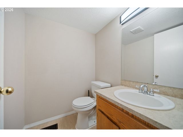 21455 Sw LOIS St, Beaverton, OR 97003