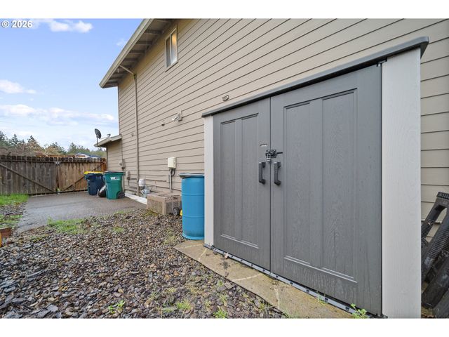 21455 Sw LOIS St, Beaverton, OR 97003