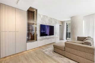 45 SW 9th St 2303, Miami, FL 33130