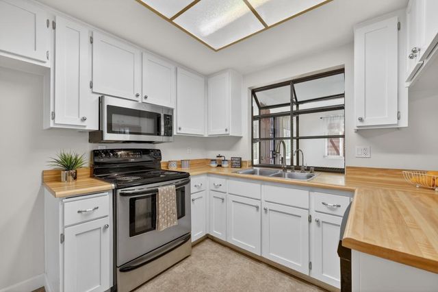 1663 Klamath River Dr, Rancho Cordova, CA 95670