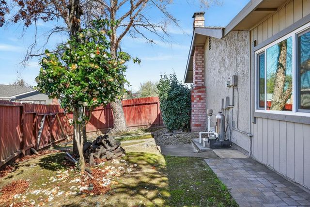 1663 Klamath River Dr, Rancho Cordova, CA 95670