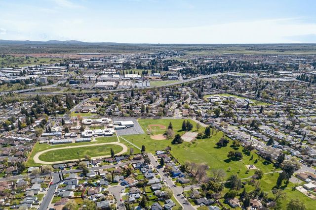 1663 Klamath River Dr, Rancho Cordova, CA 95670