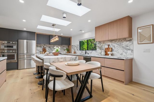 12311 Viewoak Drive, Saratoga, CA 95070