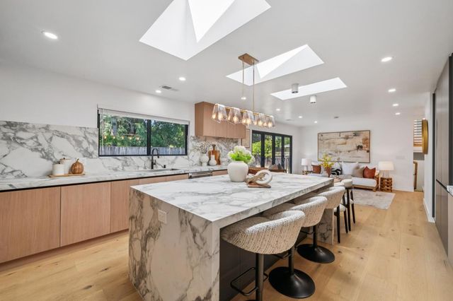 12311 Viewoak Drive, Saratoga, CA 95070