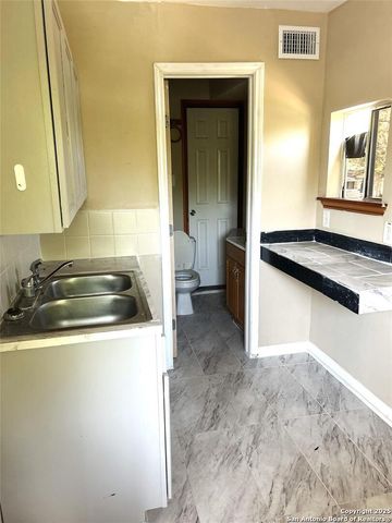 302 McDougal, San Antonio, TX 78223