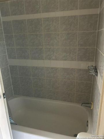 302 McDougal, San Antonio, TX 78223