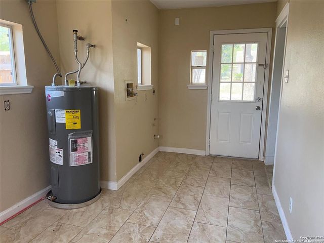 302 McDougal, San Antonio, TX 78223