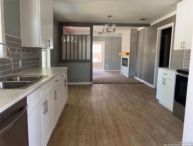 302 McDougal, San Antonio, TX 78223