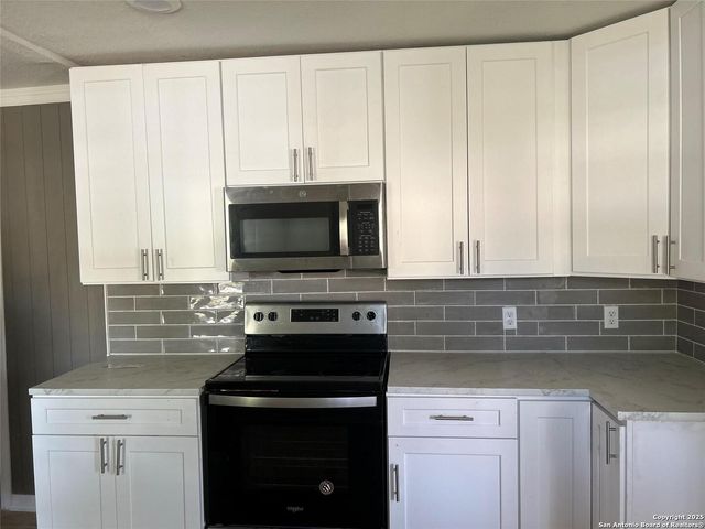 302 McDougal, San Antonio, TX 78223