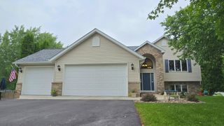 423 Durango Drive, Roberts, WI 54023