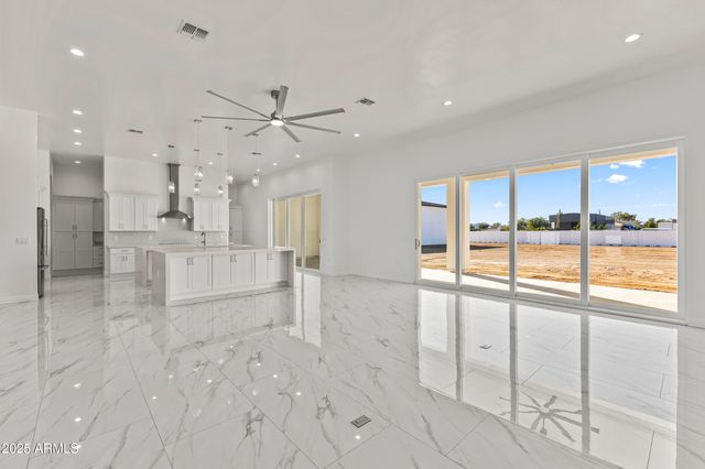 25816 N 155th Avenue, Surprise, AZ 85387