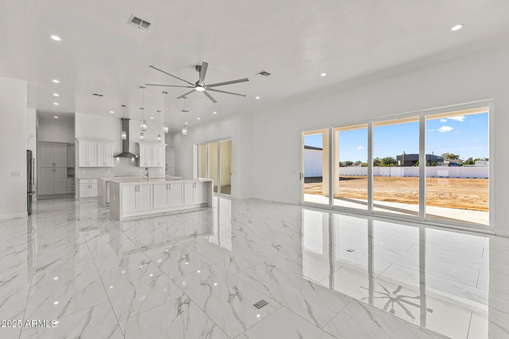 Image 13 of property listing at 25816 N 155th Avenue, Surprise, AZ 85387