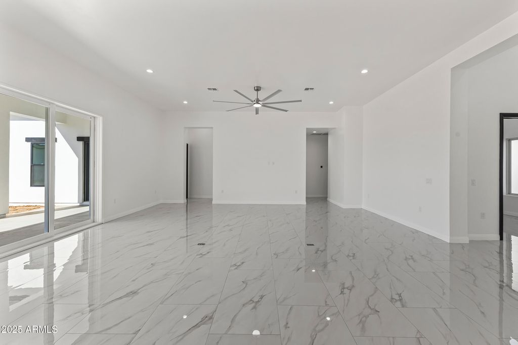 Image 38 of property listing at 25816 N 155th Avenue, Surprise, AZ 85387